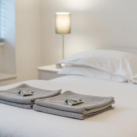 Soho & Covent Garden Apartment, Sleeps 3 Лондон Екстериор снимка