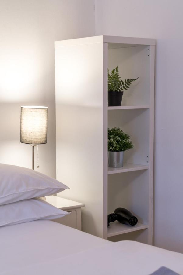 Soho & Covent Garden Apartment, Sleeps 3 Лондон Екстериор снимка