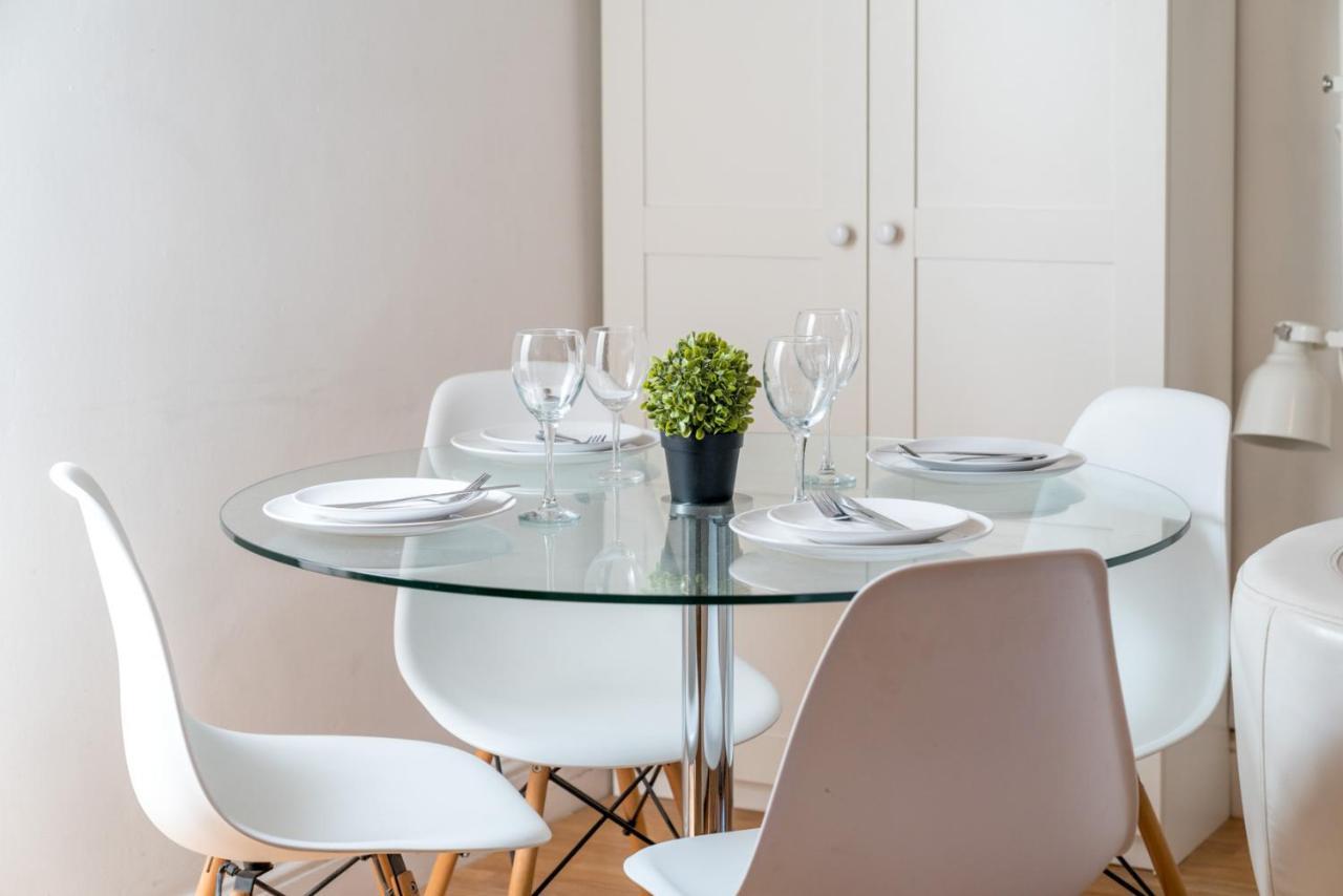 Soho & Covent Garden Apartment, Sleeps 3 Лондон Екстериор снимка