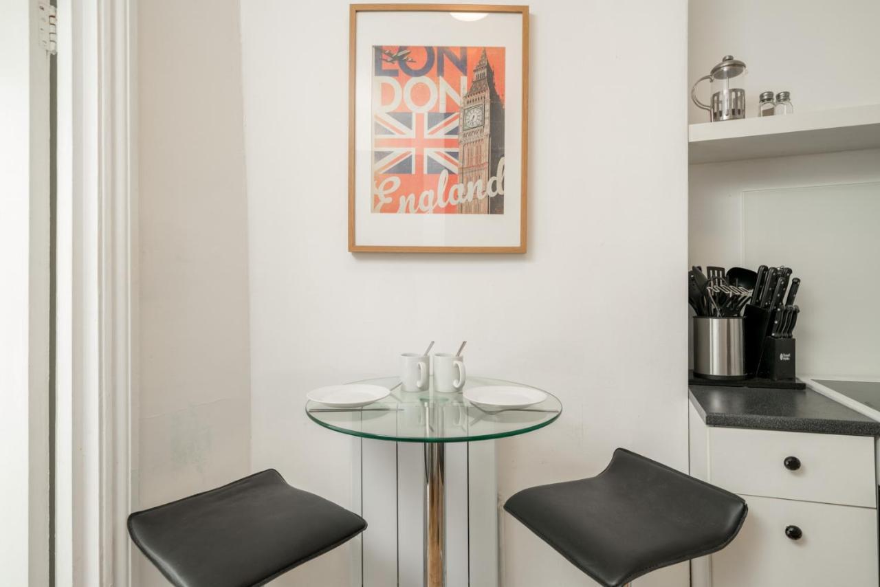 Soho & Covent Garden Apartment, Sleeps 3 Лондон Екстериор снимка