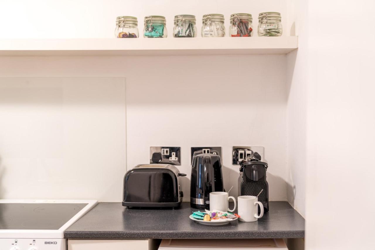 Soho & Covent Garden Apartment, Sleeps 3 Лондон Екстериор снимка