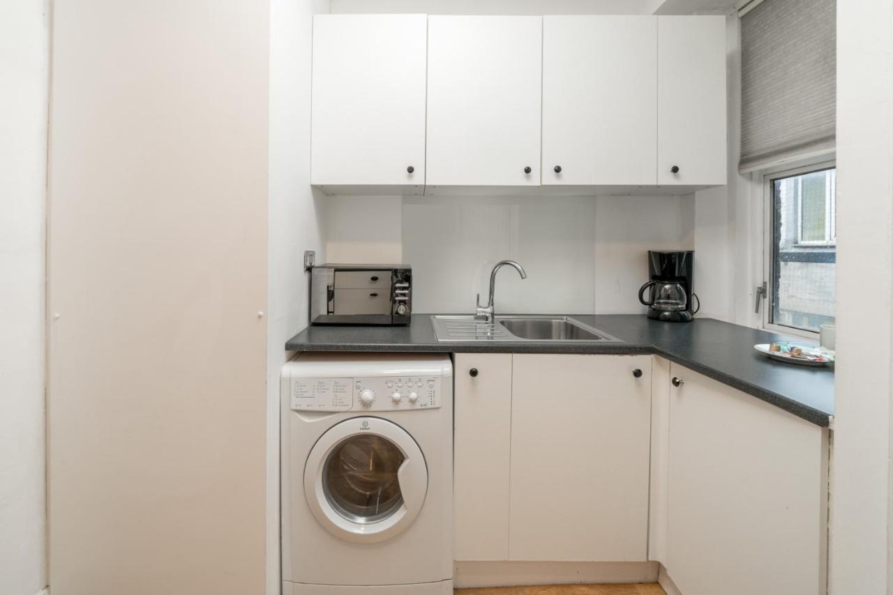 Soho & Covent Garden Apartment, Sleeps 3 Лондон Екстериор снимка