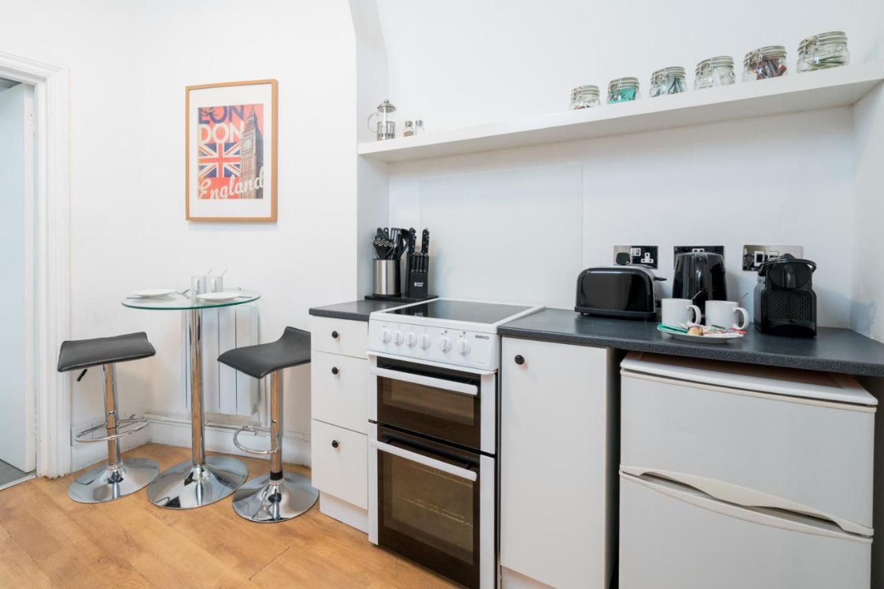 Soho & Covent Garden Apartment, Sleeps 3 Лондон Екстериор снимка